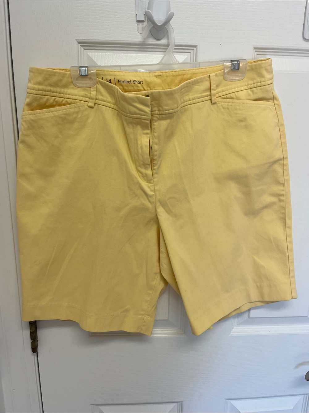 Talbots Perfect Shirt  Pale Yellow Women’s Bermuda Shorts - Sz 14